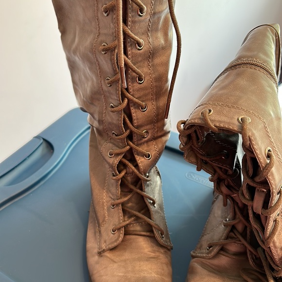 Over the knee gray boot, size 9 - Picture 4 of 7